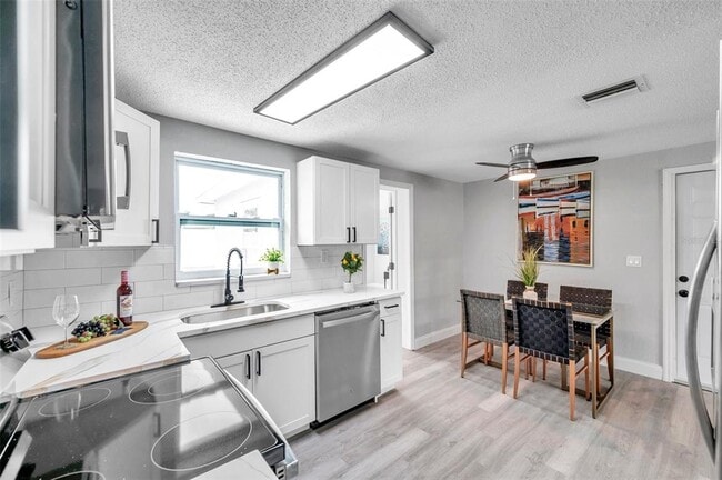 Building Photo - 7104 Castanea Dr