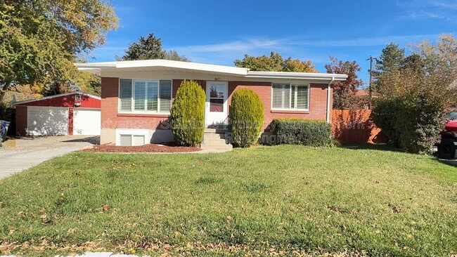 Primary Photo - 967 Charlton Cir