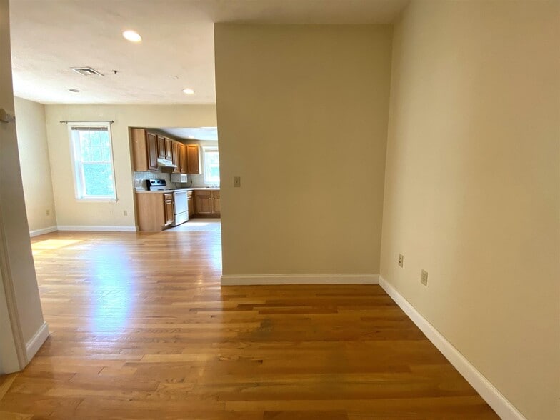 Building Photo - 454 Green St