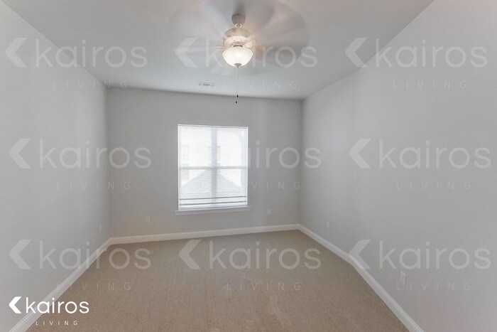 Building Photo - 4816 W Dacha Ln