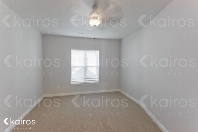 Building Photo - 4816 W Dacha Ln