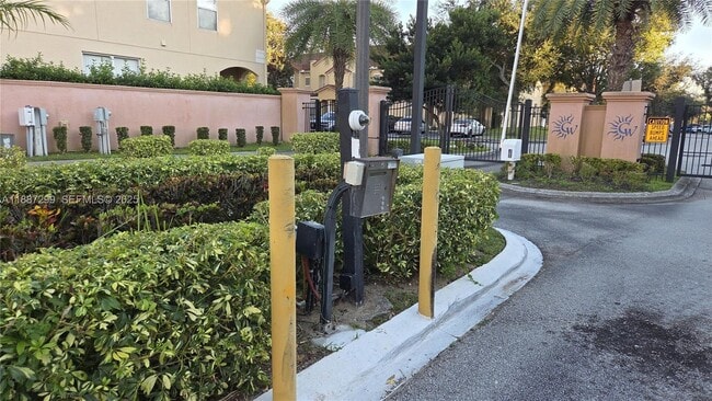 Building Photo - 2669 Mayaguana St