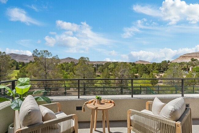 Building Photo - 4053 Heron Fairway Dr