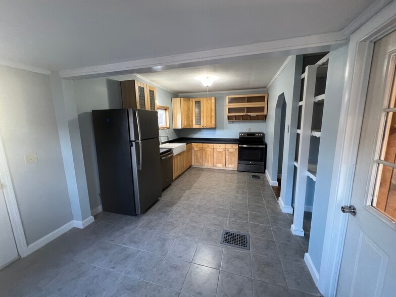 Building Photo - 26 Highland Ln