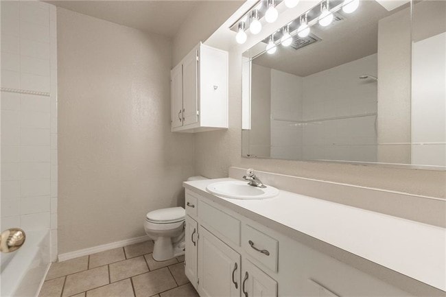 Building Photo - 9 Shirley Ln