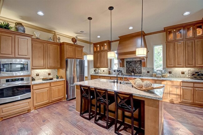 Building Photo - 7 Shearling Ct