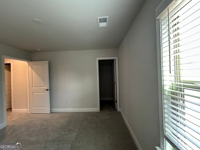 Building Photo - 473 Bandon Wy