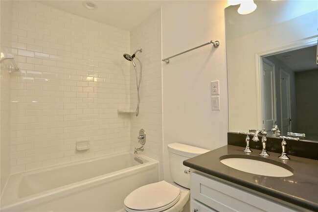 Building Photo - 4106 Milton St