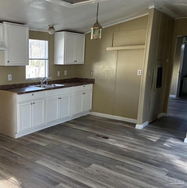 Building Photo - 5675 Saufley Field Rd