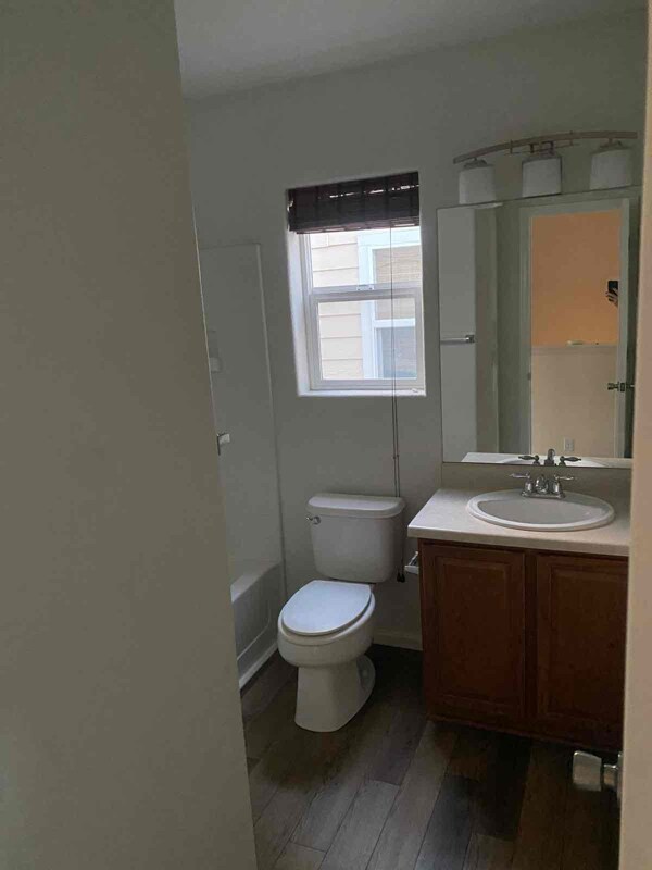 Building Photo - 2217 Falkirk Dr