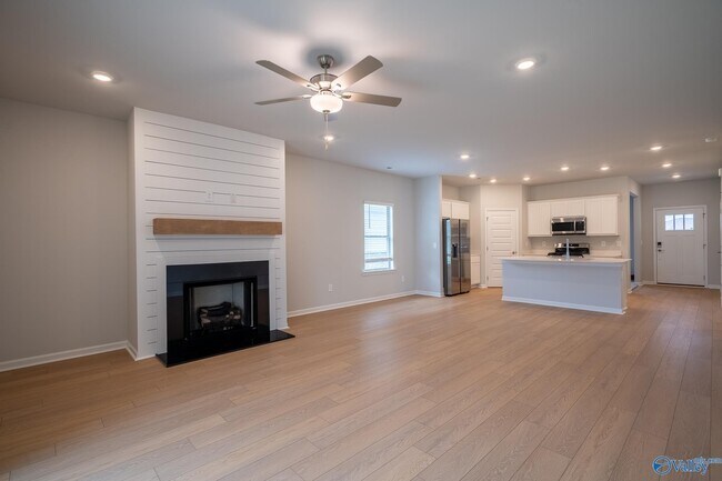 Building Photo - 14653 Mountain Strm Dr
