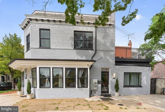 Building Photo - 400 13th St NE