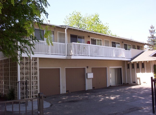 Primary Photo - 649 Nordale Ave