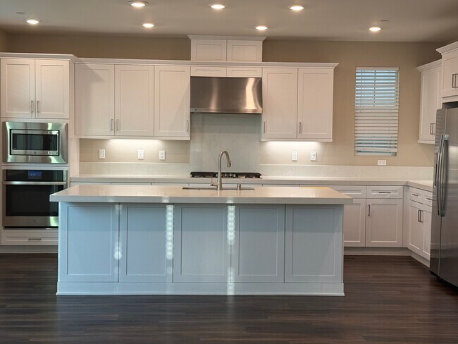 Building Photo - 6659 Encelia Pl