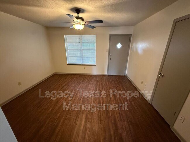 Building Photo - 1607 McAnear St