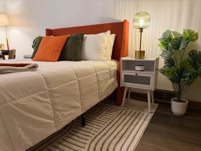 Building Photo - 157 W Holly Ridge Rd