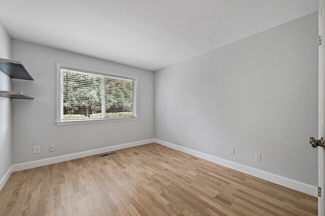 Building Photo - Beautiful 4/2 Executive Home with Cupertin...
