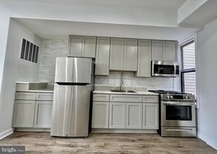 Building Photo - 2105 E Huntingdon St