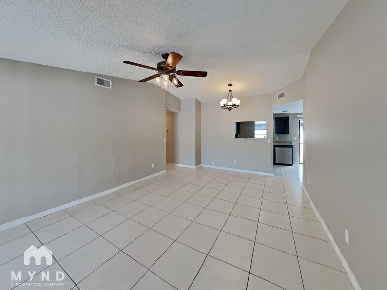 Building Photo - 9707 Paces Ferry Dr
