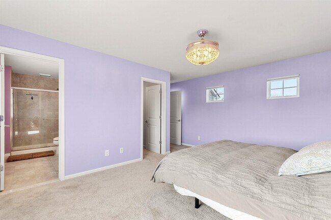 Building Photo - 2136 Wiltshire Dr