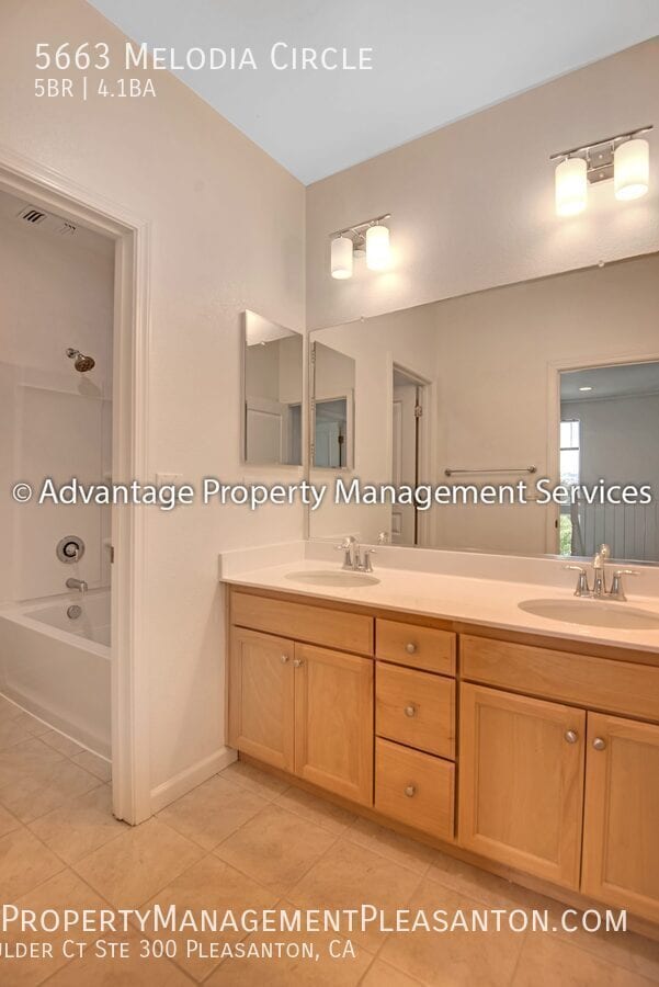 Building Photo - 5663 Melodia Cir