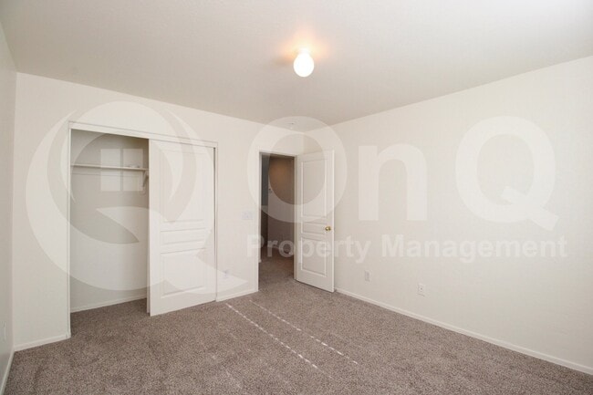 Building Photo - 3834 E Santa Fe Ln