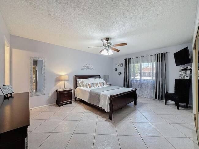 Building Photo - 9981 Eagles Point Cir