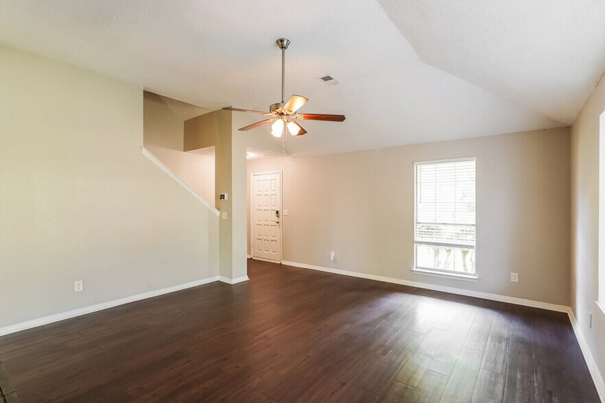 Building Photo - 609 Steven Dr