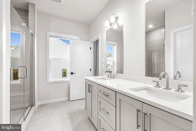 Building Photo - 315 Gilman St