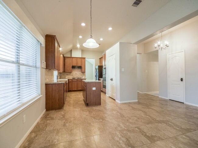 Building Photo - 15310 Cypressedge Ct