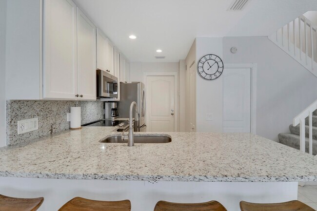 Building Photo - 73 Laurel Oaks Cir