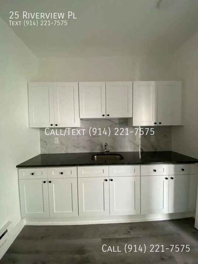 Building Photo - 25 Riverview Pl