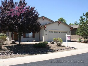 Building Photo - House in Willow Hills HOA