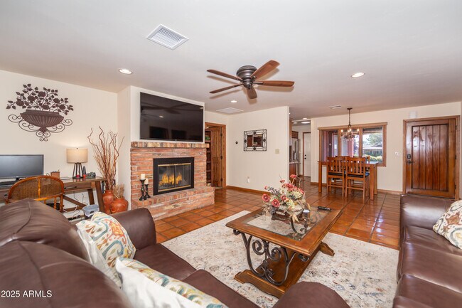 Building Photo - 70 Bell Rock Dr