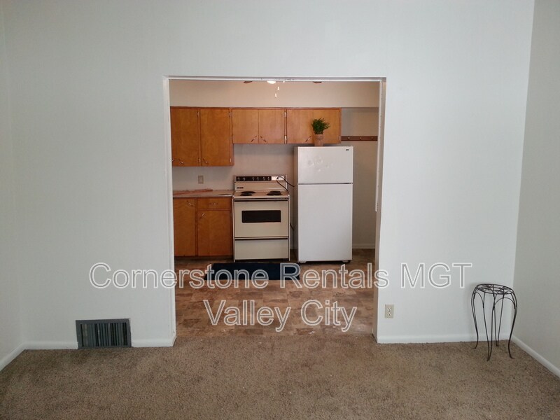 Building Photo - 309 College St SE