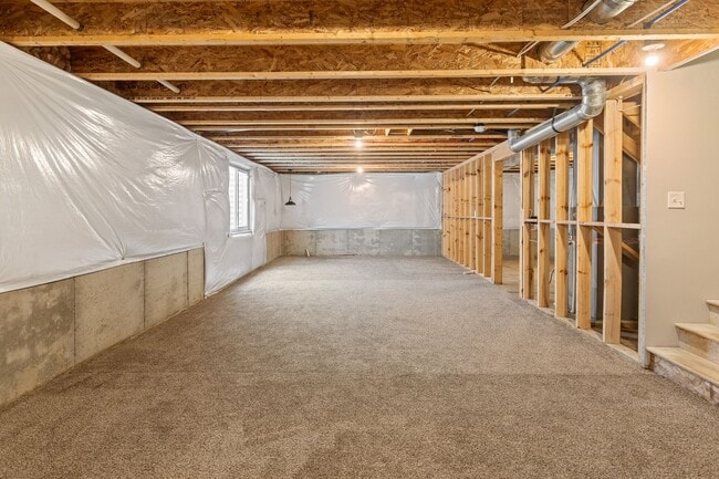 Building Photo - COMING SOON! Spacious 4-Bed Grand Blanc Home with Modern Comfort