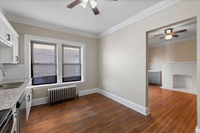 Building Photo - 2773 Hampshire-Unit 8