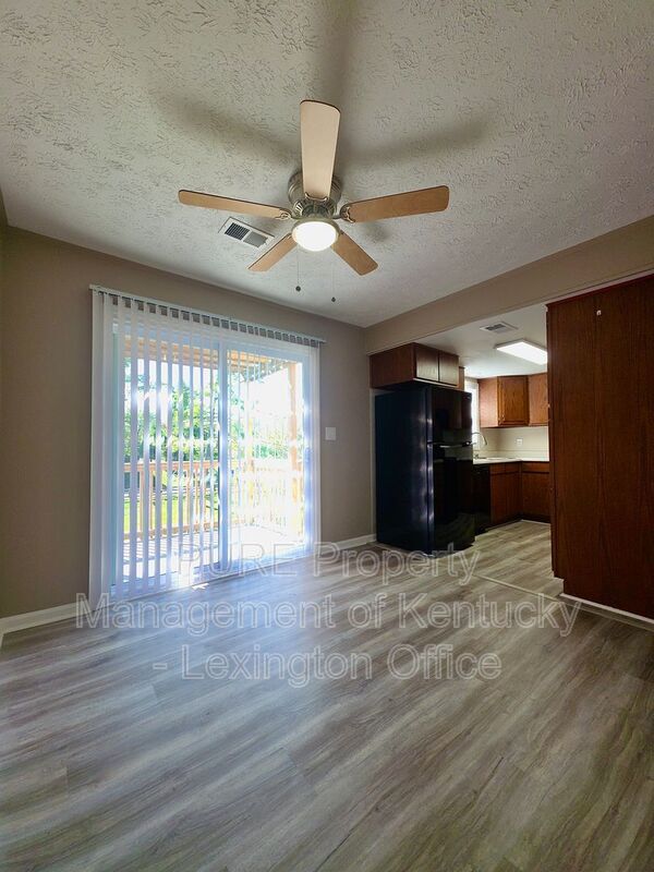 Building Photo - 3493 Sutherland Dr