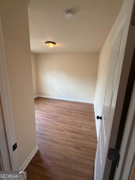 Building Photo - 205 Heritage Club Ln