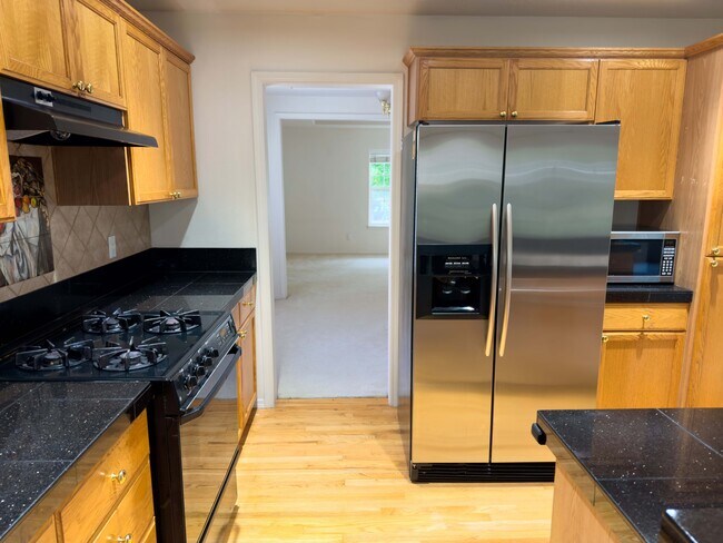 Building Photo - 4630 NW White Mountain Terrace