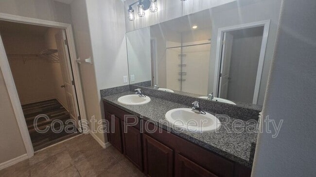 Building Photo - 9613 Sage Creek Dr