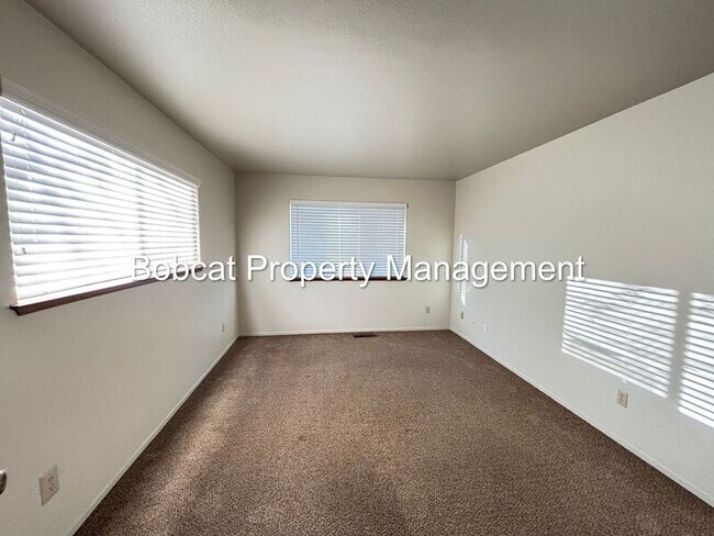 Building Photo - 1516 South Ct