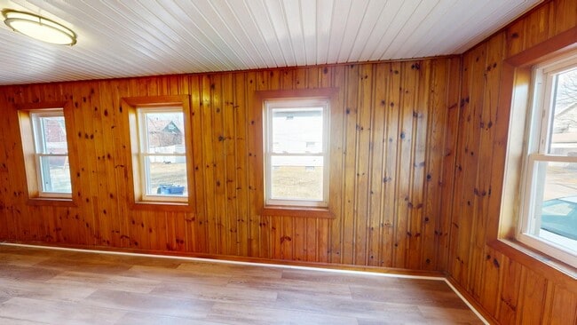 Building Photo - Cudell / West Boulevard Area - 3 bedroom/1...