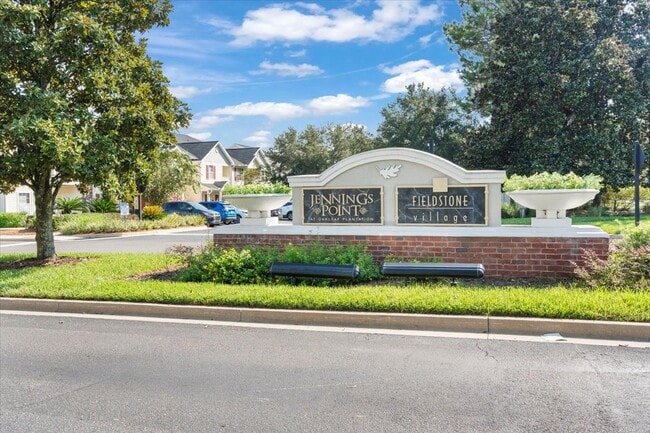 Building Photo - 575 Oakleaf Plantation Pkwy