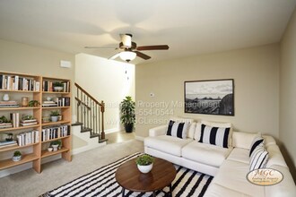 Building Photo - Luxury Living in Lee's Summit