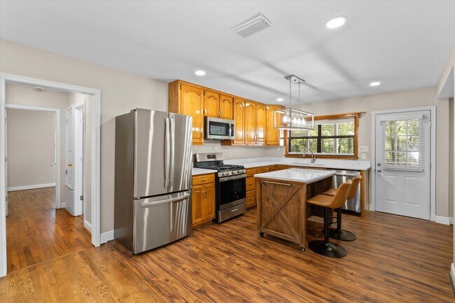 Building Photo - 2609 Longleaf Dr