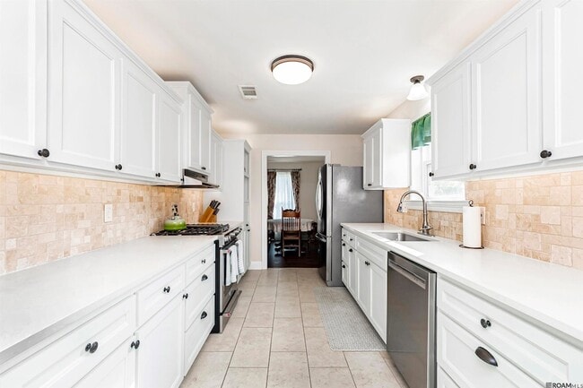 Building Photo - 10859 Cal Rd