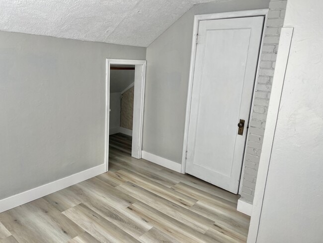 Building Photo - 4 Plex Seller Finance