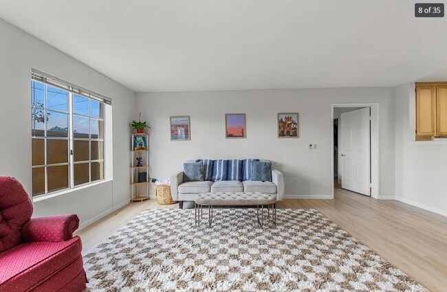 Building Photo - 2 Bedroom 2 Bath Condo in Gated Community ...