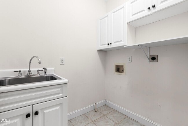 Building Photo - 5801 Sand Pebble Pl